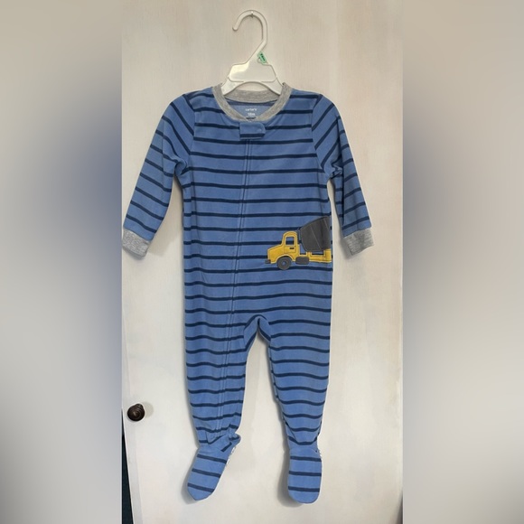 Carter's Other - Carters 18m footed zip up pajamas